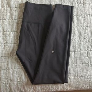 Like new. wunder train high rise leggings
